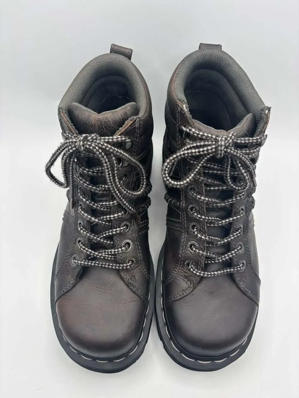 Dr. Martens Quincy Dark Brown Leather 9-Eyelet Boots Mens 8, Women’s 9.5/10